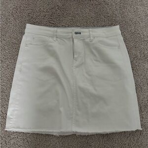 Vineyard Vines White Skirt Size 10